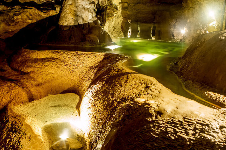 La Balme les Grottes - Les grottes