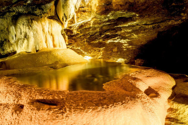 La Balme les Grottes - Les grottes