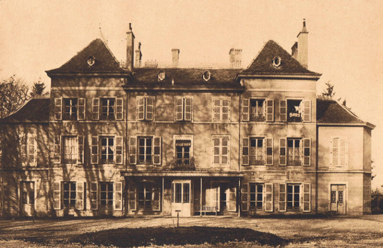 La Balme les Grottes - le Château de la Serve