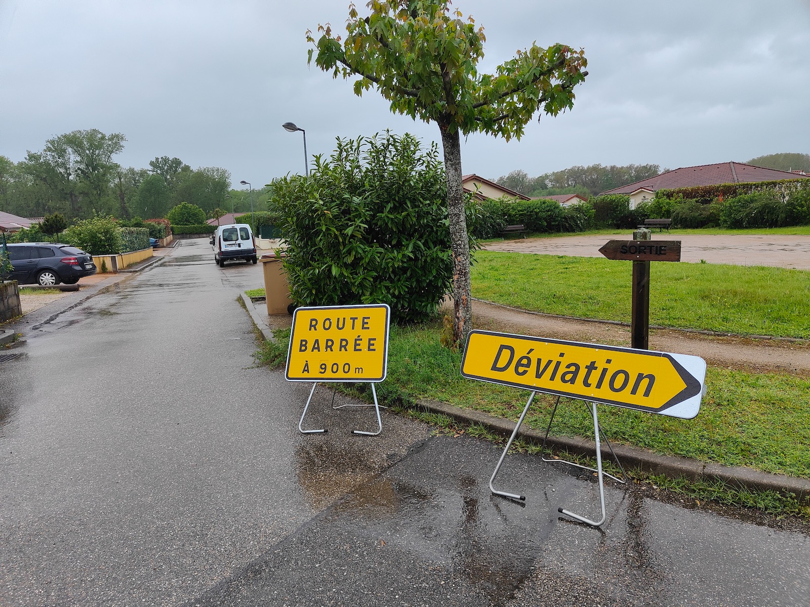 Lire la suite à propos de l’article Attention: Circulation à double sens Lotissement Domaine de Grand Champ