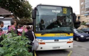 Lire la suite à propos de l’article Nouvel arrêt de bus pour les lycéens dès jeudi 28 septembre à la Balme !