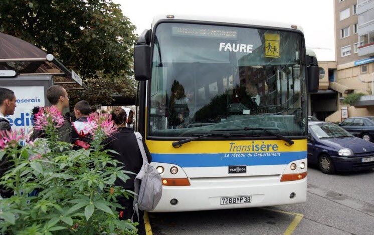 You are currently viewing Nouvel arrêt de bus pour les lycéens dès jeudi 28 septembre à la Balme !